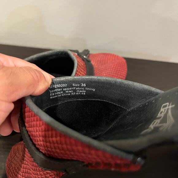 Dansko Shandi Snakeskin Tassel Red Leather Clog Size EU 36 US 5.5-6 - Picture 5 of 9